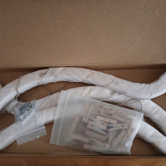 New Wood Picture Frame Collage with 30 Clips - Picture 9 of 9